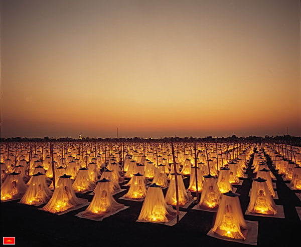 ๒๒ เมษายน ๒๕๕๔ วันแห่งชัยชนะ สร้างองค์พระ ปิดเจดีย์