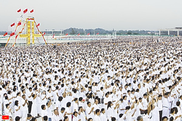 พิธีเทคอนกรีต เสาค้ำฟ้ามหารัตนวิหารคด ครั้งที่ ๒